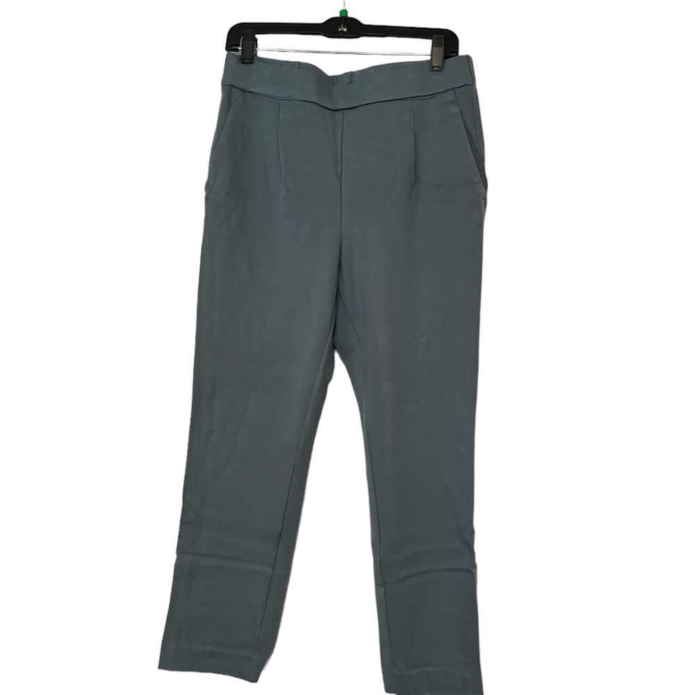 - Ann taylor dusty blue tailored pants •size M / 6 •straight leg •front po…